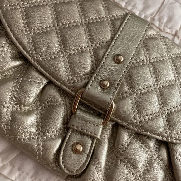 Express metallic gold quilted handbag - Picture 2 of 3